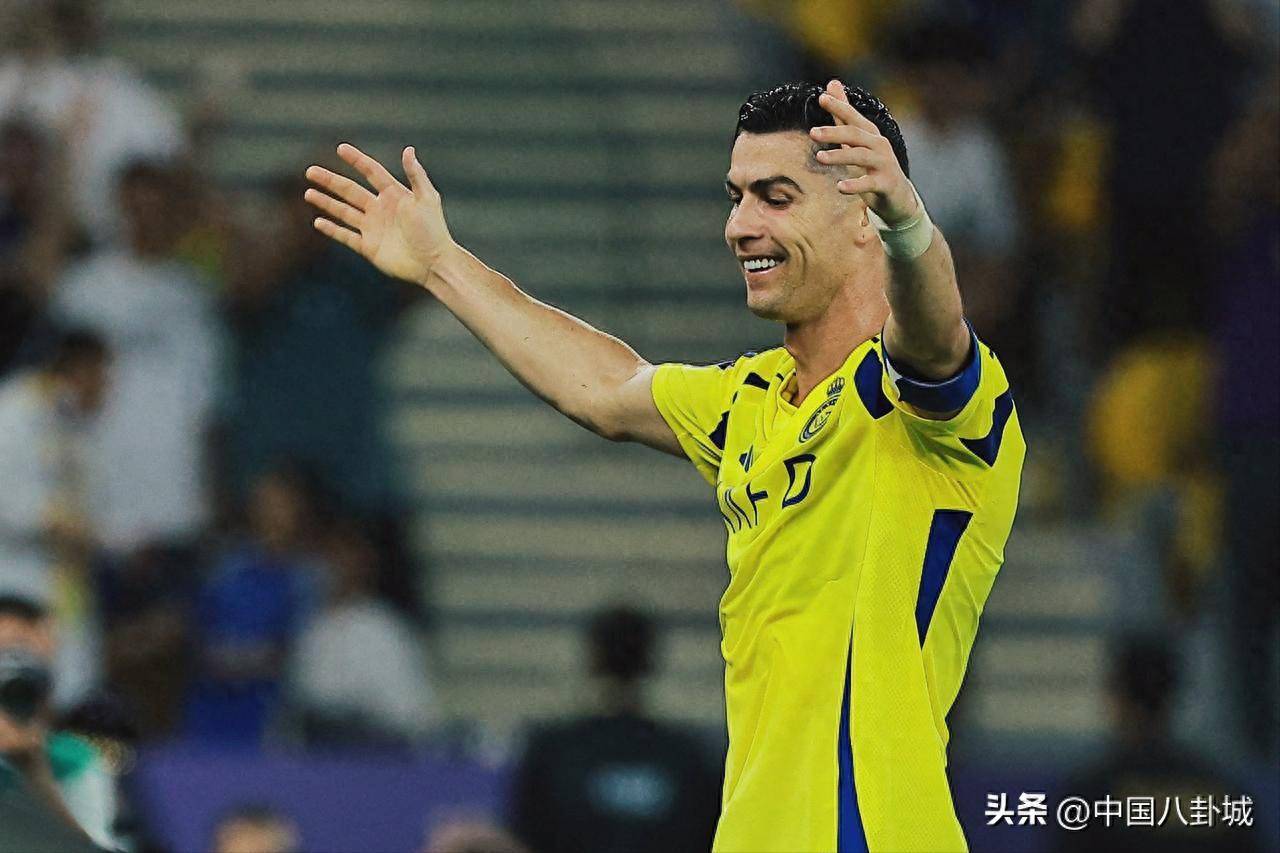 包含领先优势明显首场状态出色,TES观众沸腾!,C罗重返赛场全场沸腾不已的词条 包含领先优势明显首场状态出色,TES观众沸腾!,C罗重返赛场全场沸腾不已的词条