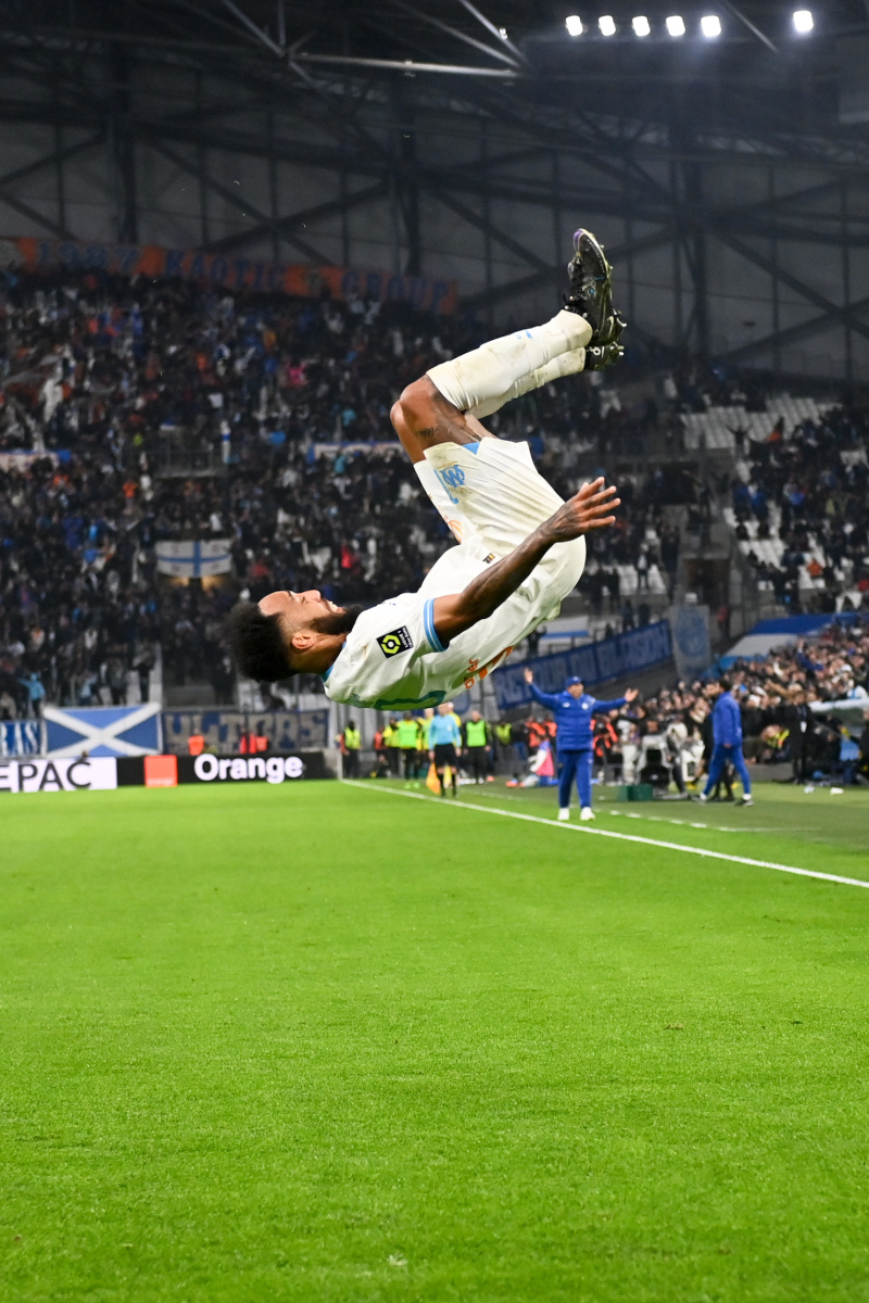 包含领先优势明显首场状态出色,TES观众沸腾!,C罗重返赛场全场沸腾不已的词条 包含领先优势明显首场状态出色,TES观众沸腾!,C罗重返赛场全场沸腾不已的词条