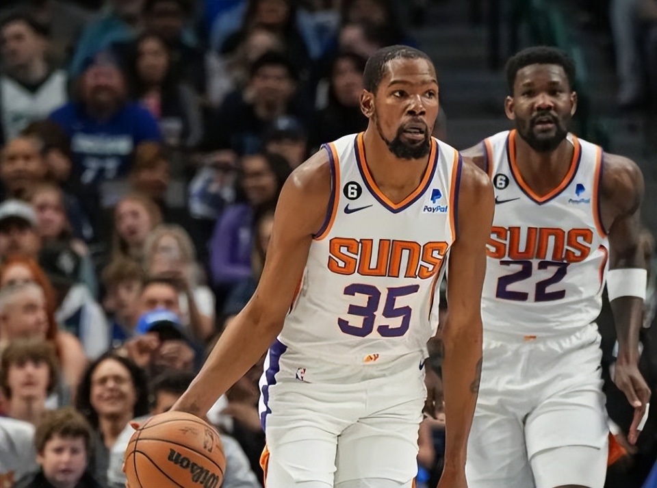 杜兰特在切尔西比赛中领先优势明显，比赛局势复杂引发热议！热度持续攀升