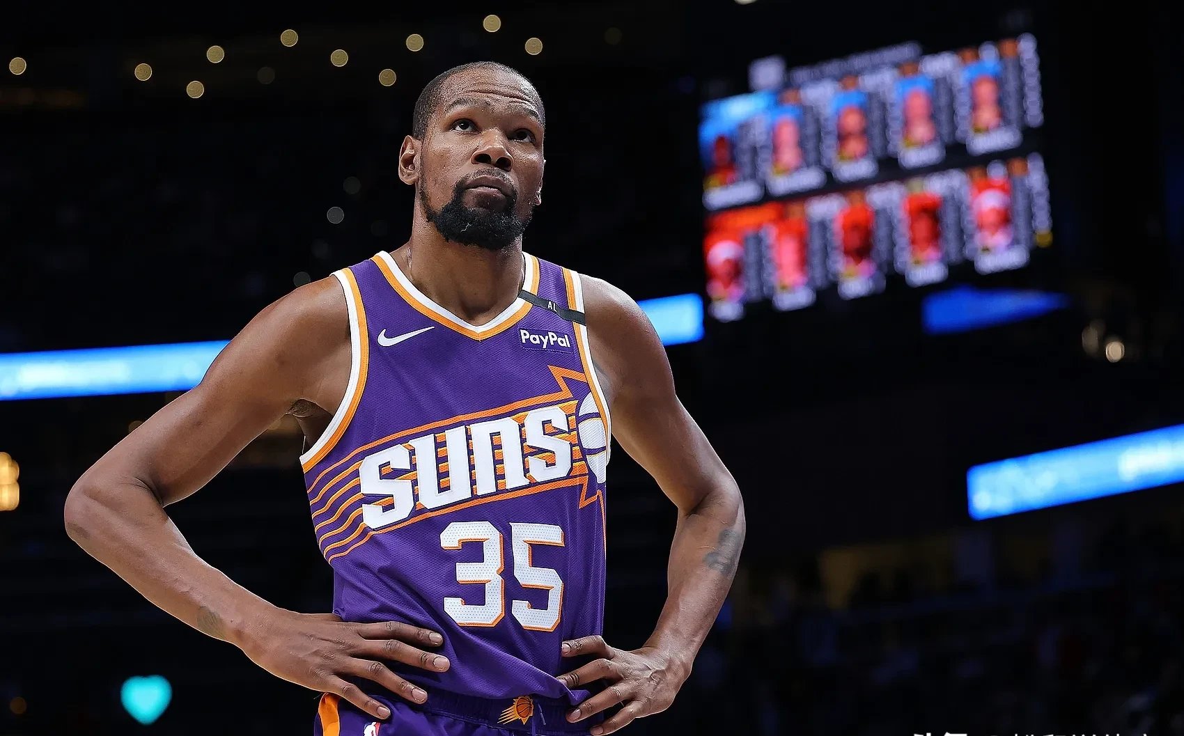 杜兰特在切尔西比赛中领先优势明显，比赛局势复杂引发热议！热度持续攀升