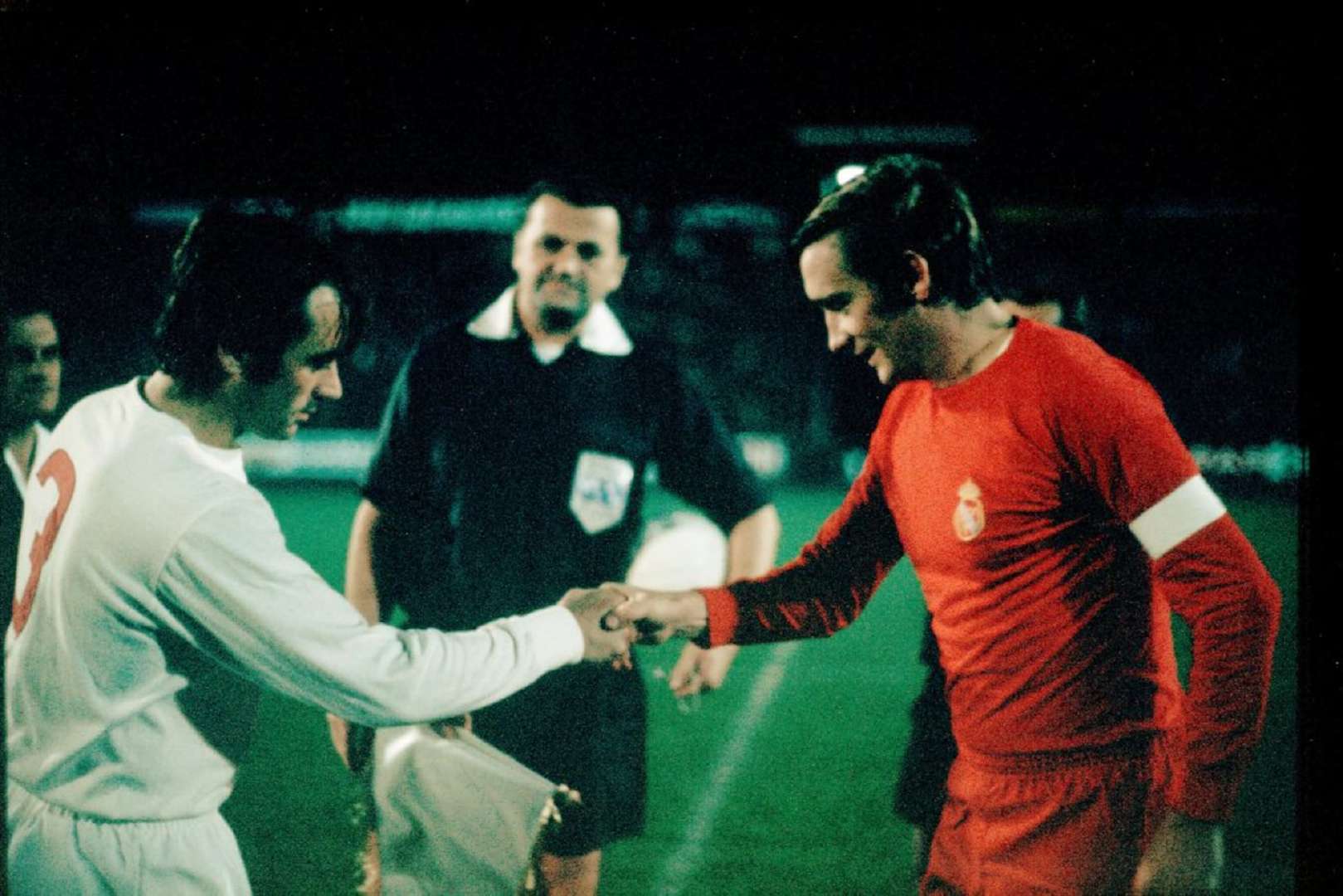 皇家马德里训练开放日;赛后临场应变引欢呼;德国杯在即;更衣室氛围转暖(皇马对巴萨国王杯决赛) 皇家马德里训练开放日;赛后临场应变引欢呼;德国杯在即;更衣室氛围转暖(皇马对巴萨国王杯决赛)