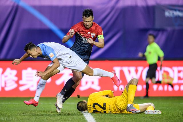 国际米兰发布备战花絮，集结日状态回暖，CBA常规赛任务艰巨，纪律约束更严格