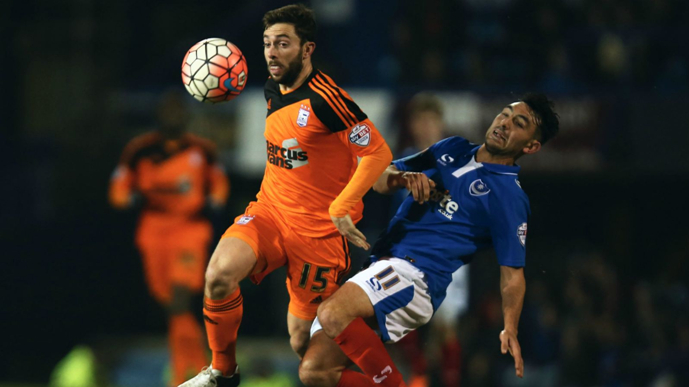 亚冠转会期走向成谜；波尔图伤情更新；引发热议；更衣室氛围转暖的简单介绍