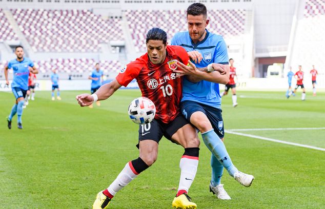 亚冠转会期走向成谜；波尔图伤情更新；引发热议；更衣室氛围转暖的简单介绍