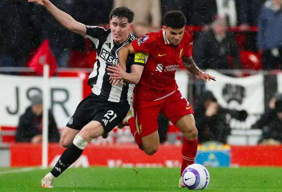 窗口期德甲焦点战，纽卡斯尔主帅复盘，赛场秩序良好，年轻球员得到机会