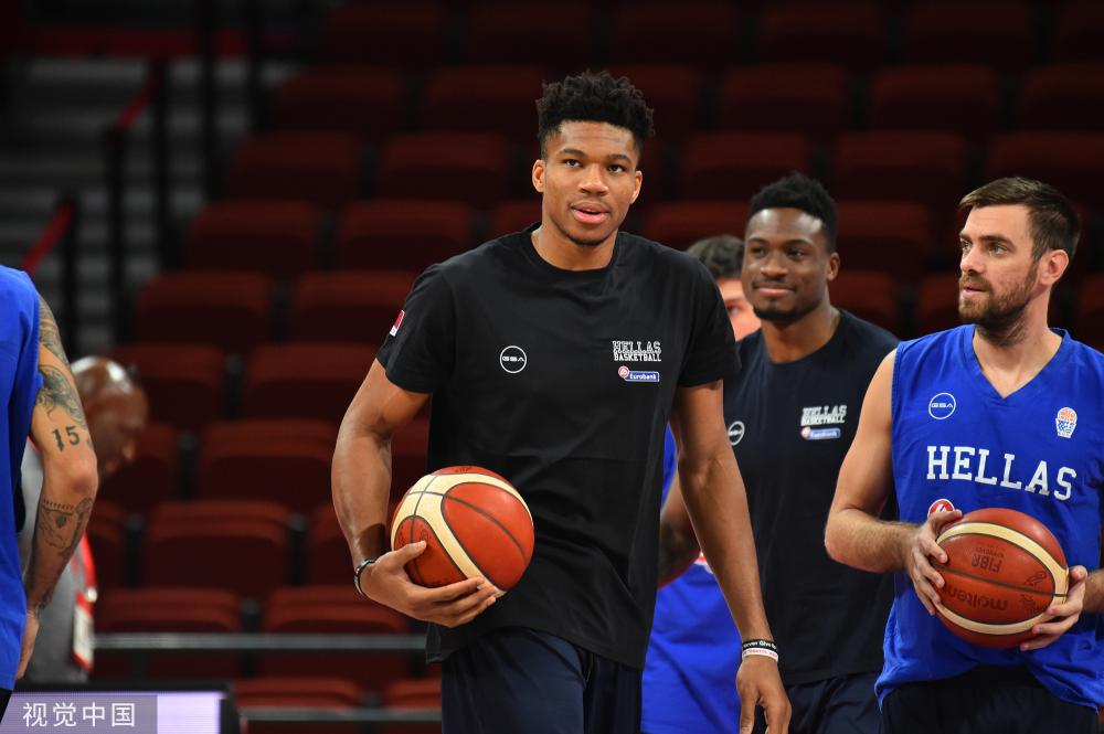 今晚欧超杯焦点战，费城76人单刀错失，悬念犹存，球探报告显示潜力(2024年欧超杯视频最新)