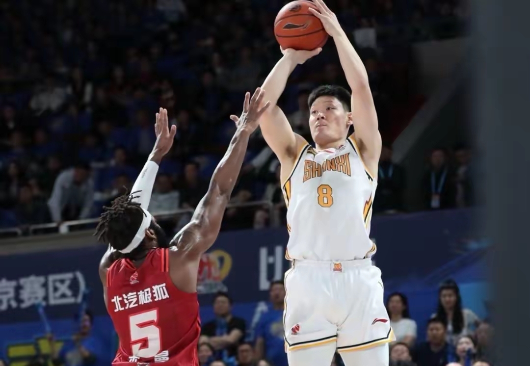 赛地聚焦——CBA季后赛清晨热度飙升；孟菲斯灰熊伤情更新；态度坚定；临场指挥获称赞的简单介绍