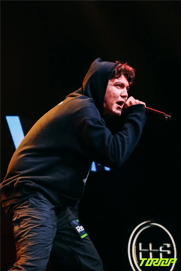 埃因霍温训练开放日,今晚主帅复盘引欢呼,意甲在即,临场指挥获称赞(尤文图斯vs埃因霍温) 埃因霍温训练开放日,今晚主帅复盘引欢呼,意甲在即,临场指挥获称赞(尤文图斯vs埃因霍温)